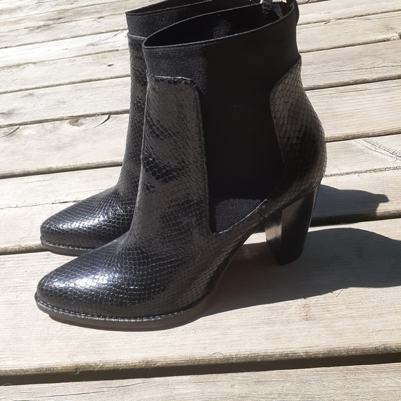 Zara booties size 9.5 black leather - Picture 1 of 5